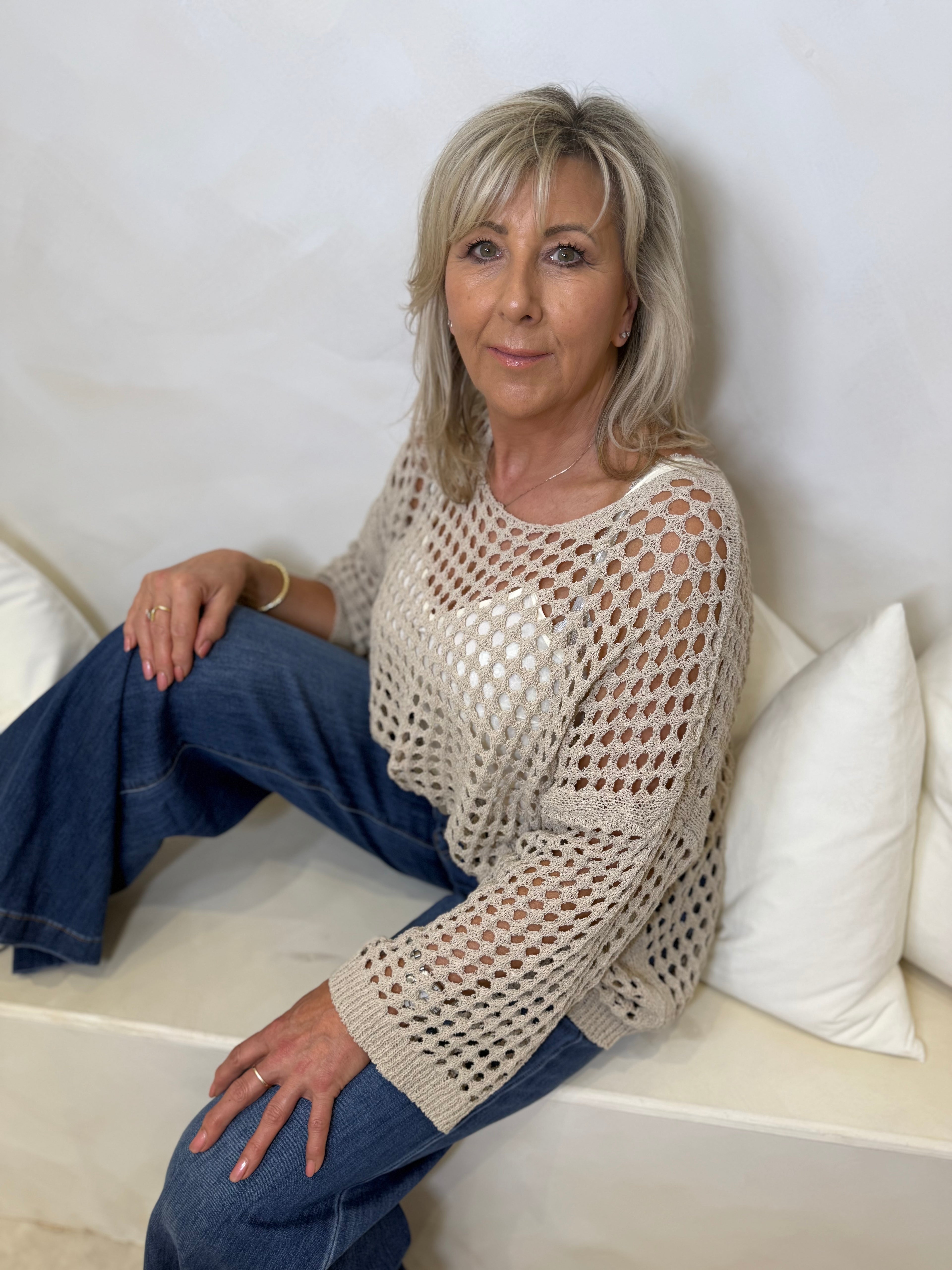 London top in beige