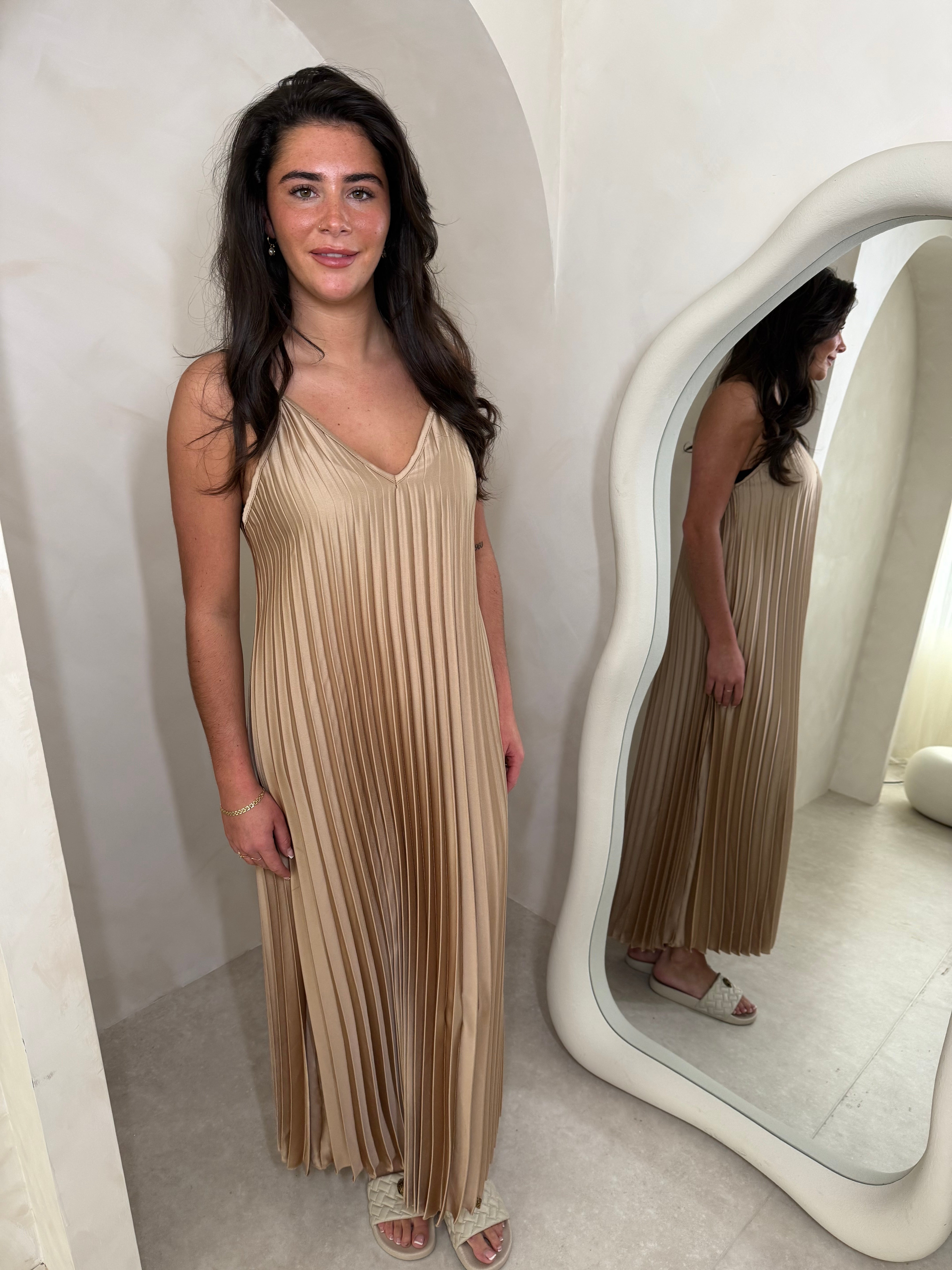 Sorrento dress in gold Secondary image
