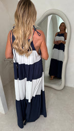 Flowing maxi dress in navy and white