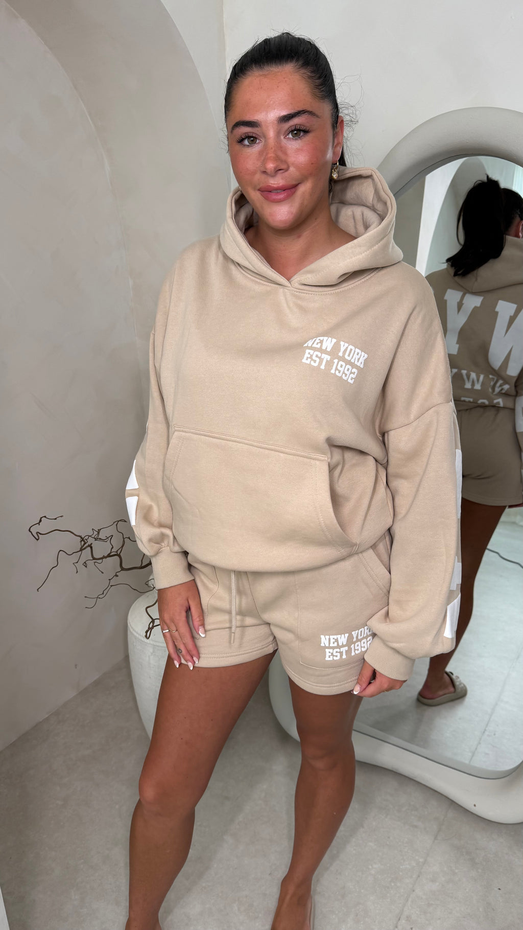 New York set in beige