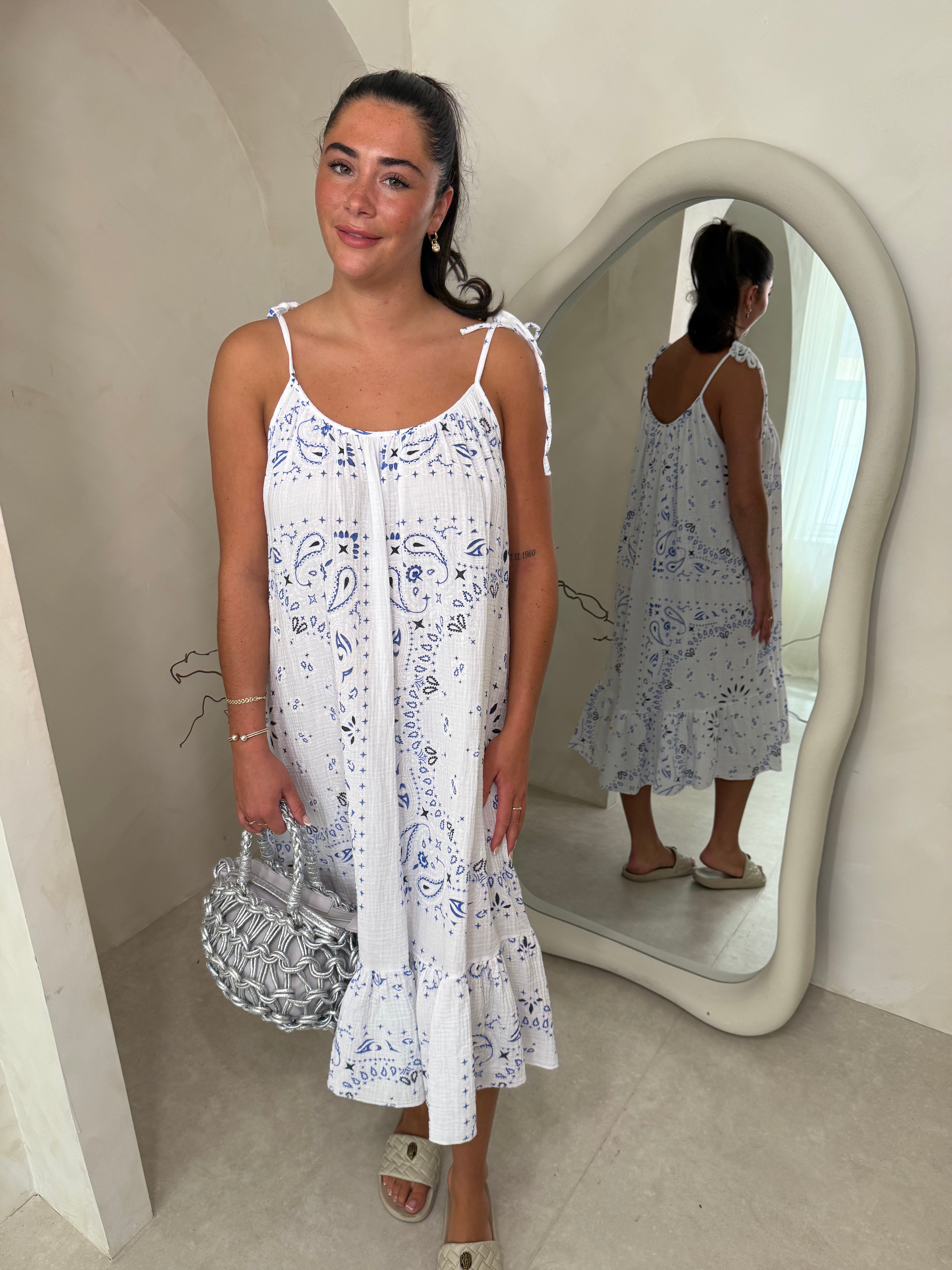 Hankie dress in white