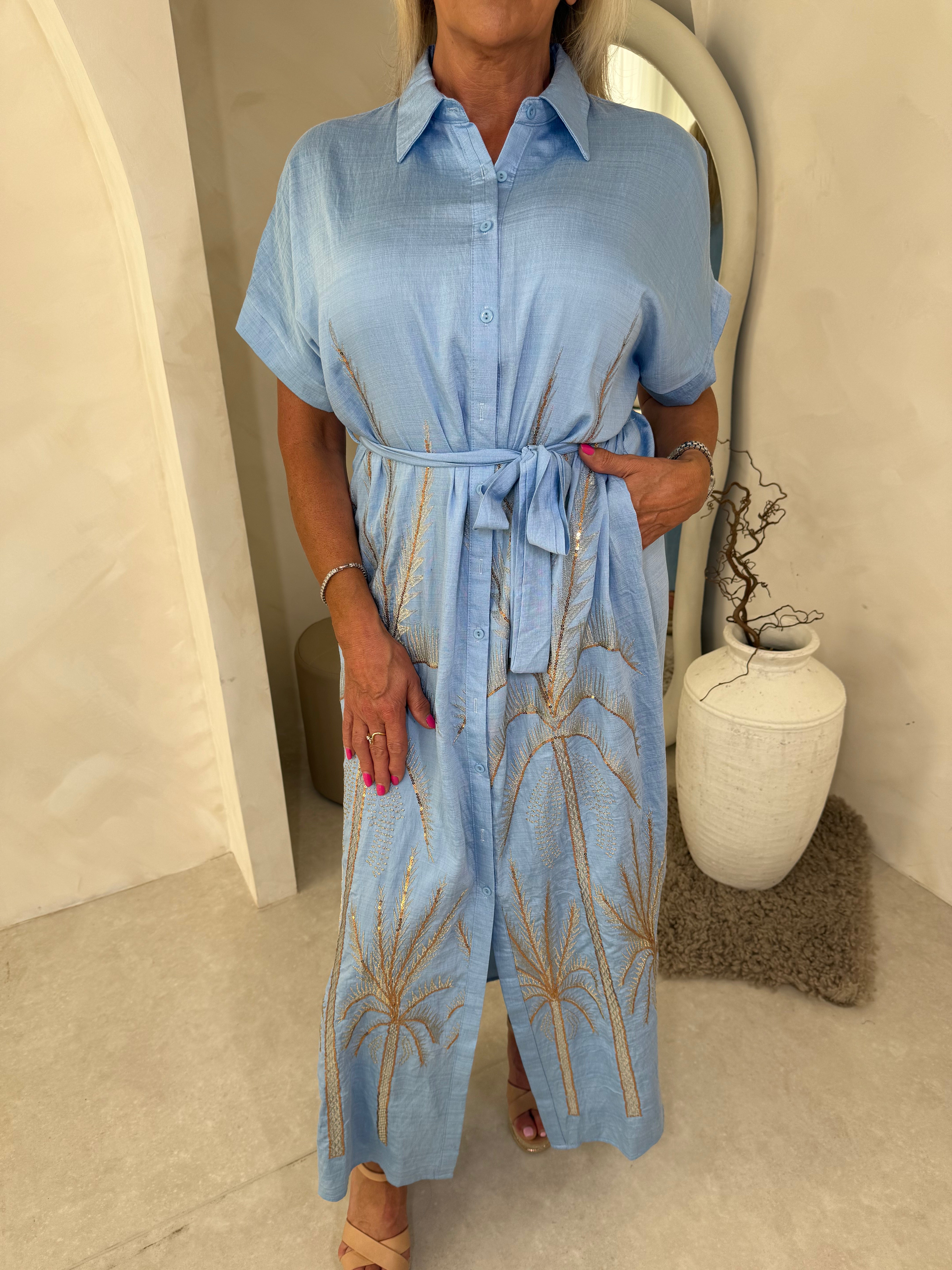 Palm dress in blue Secondary image