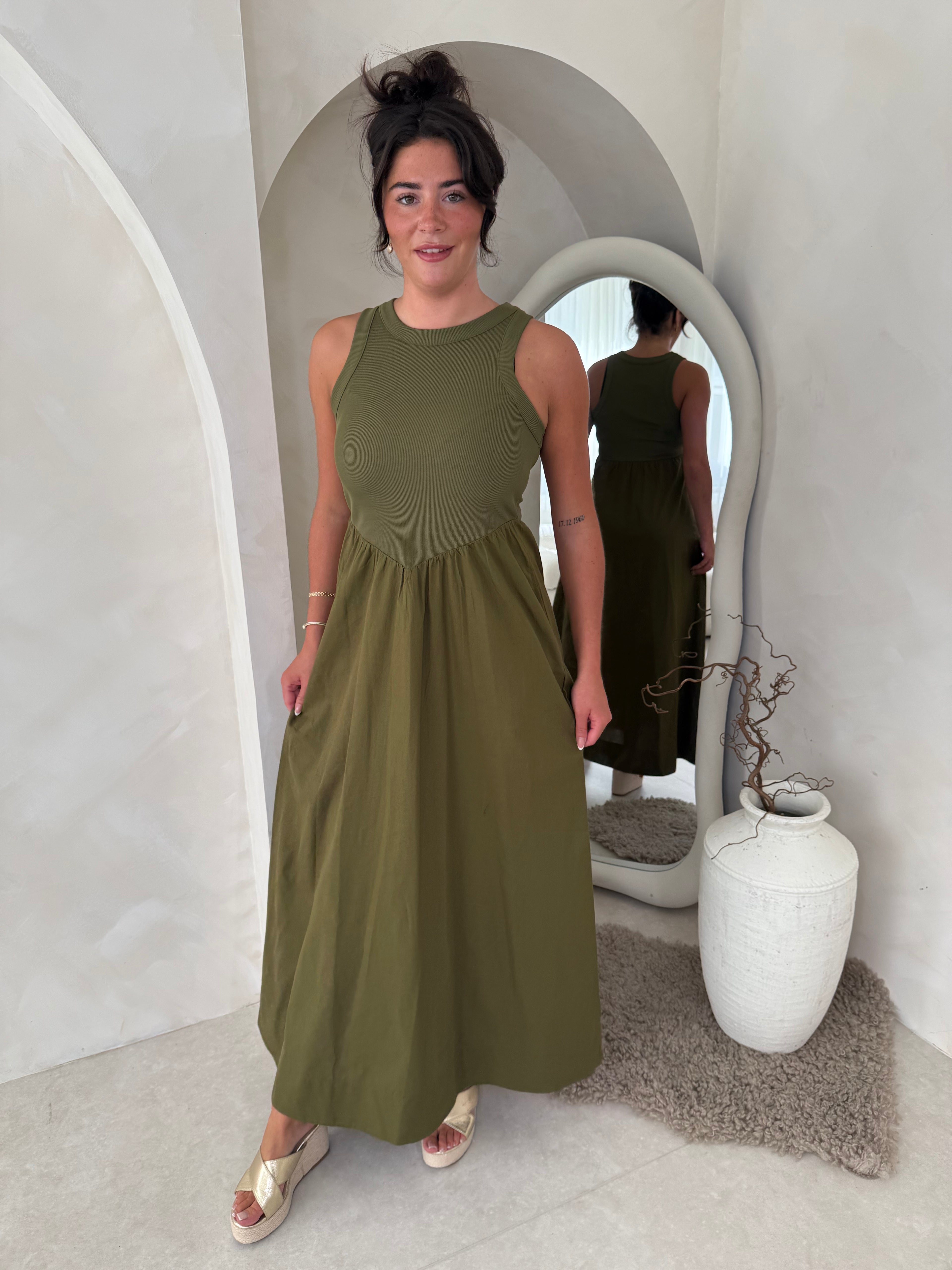 City dress in khaki
