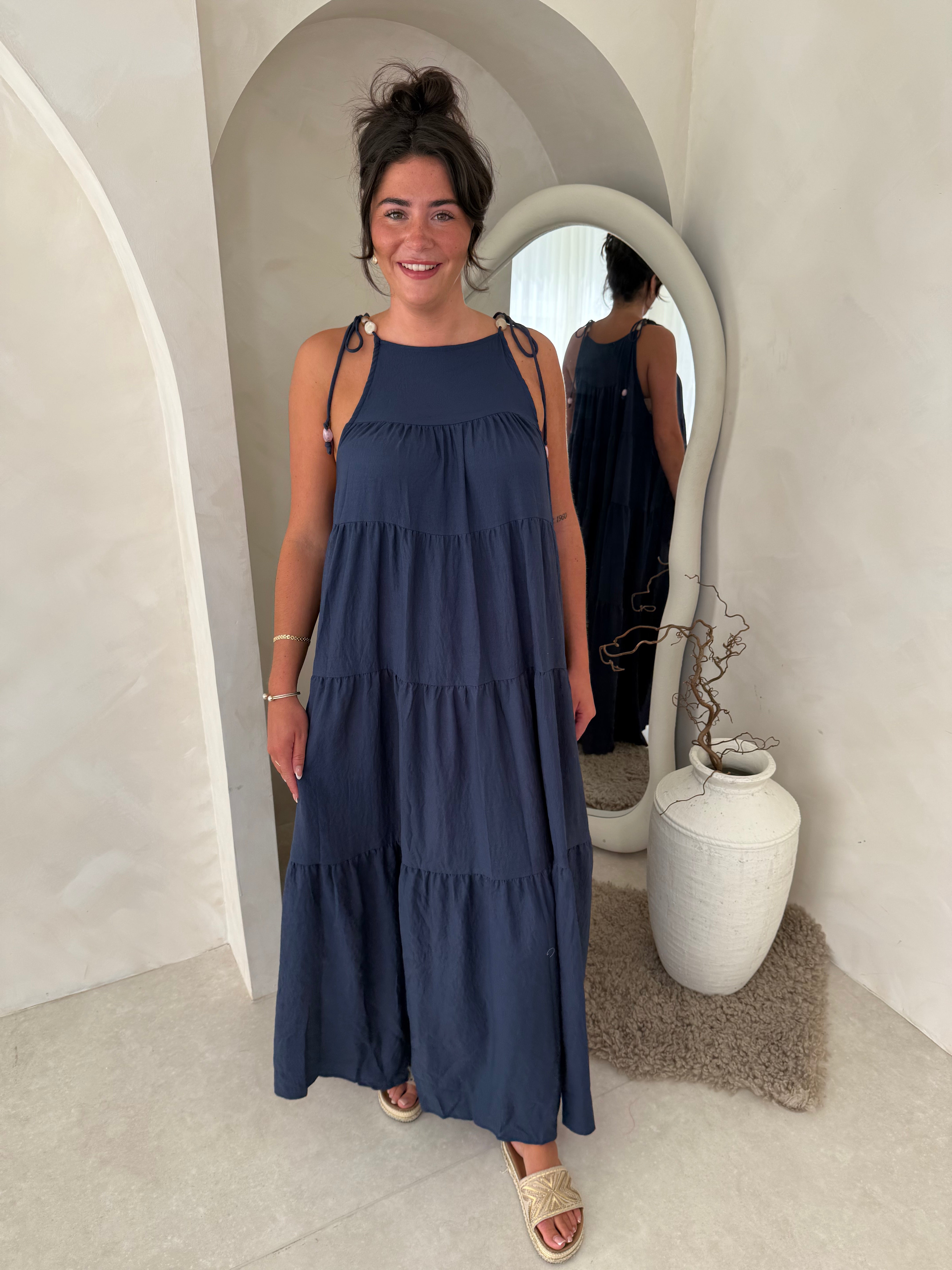 Flowing maxi dress in navy Secondary image