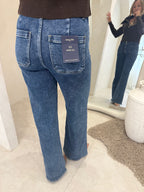 My Sunday Jeans in washed denim