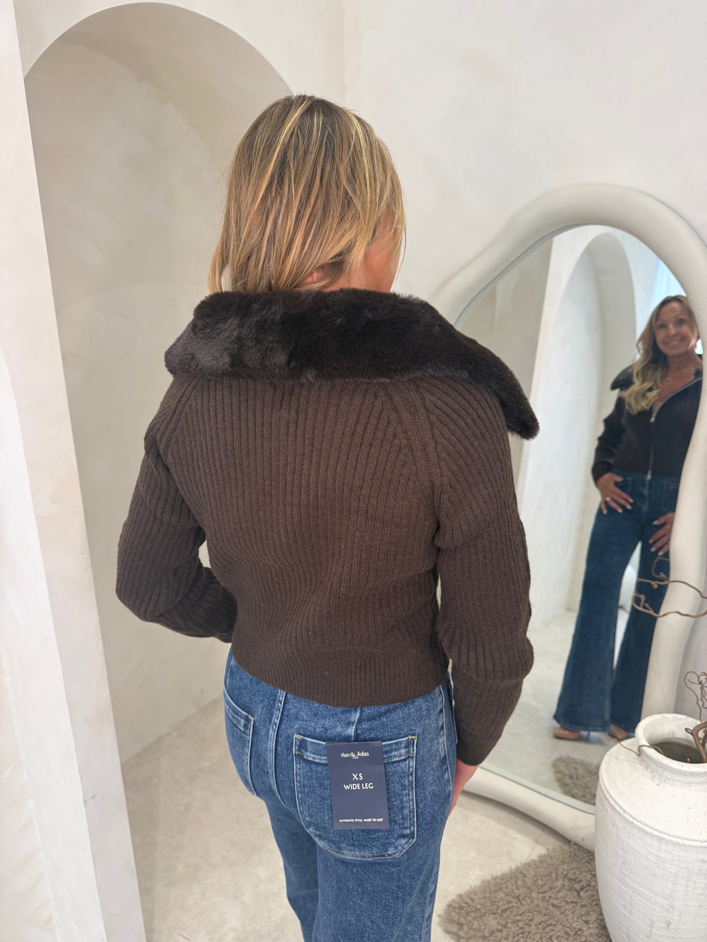 Ribbed cardigan with faux fur in chocolate