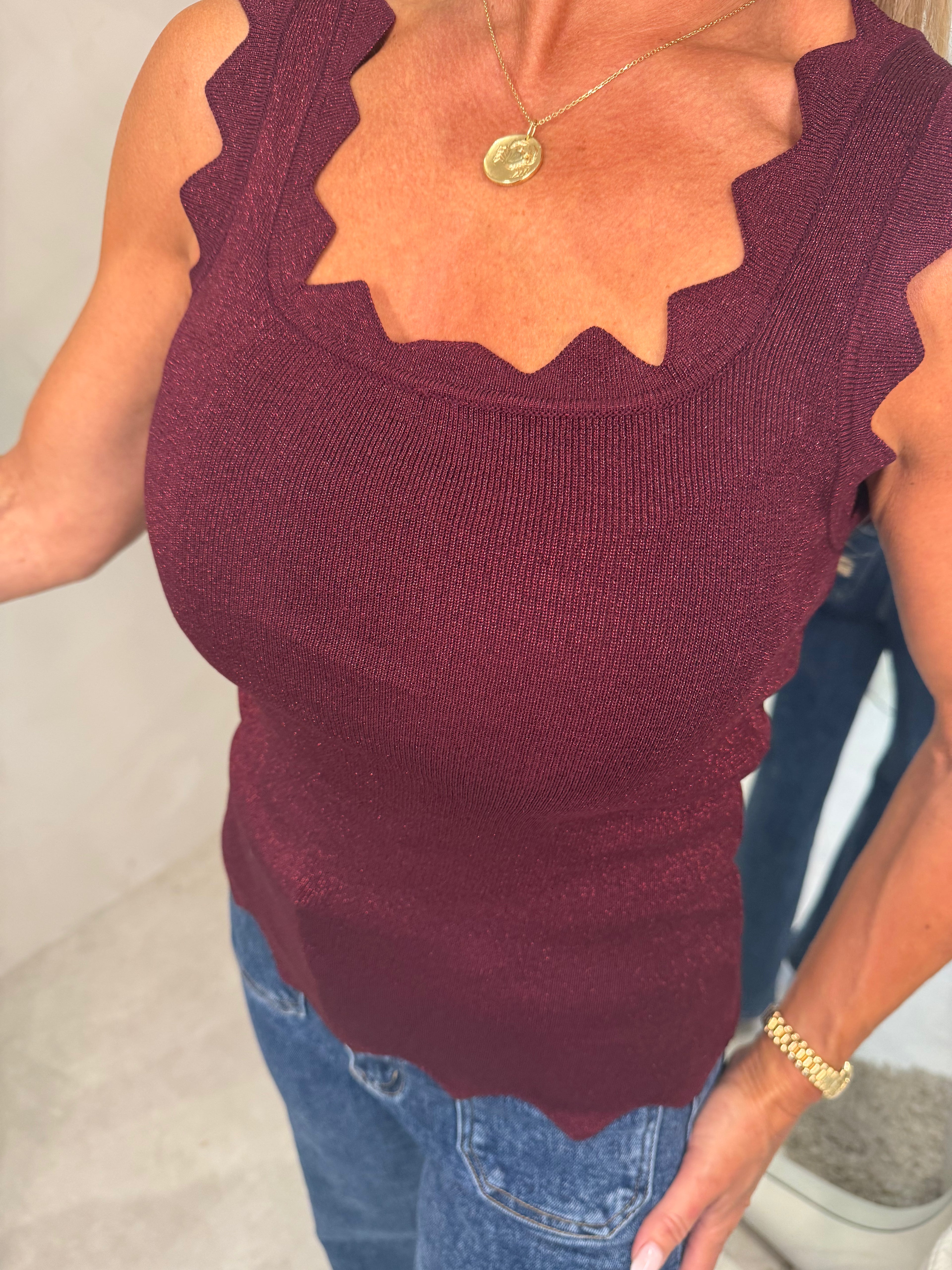 Ziggy top in burgundy