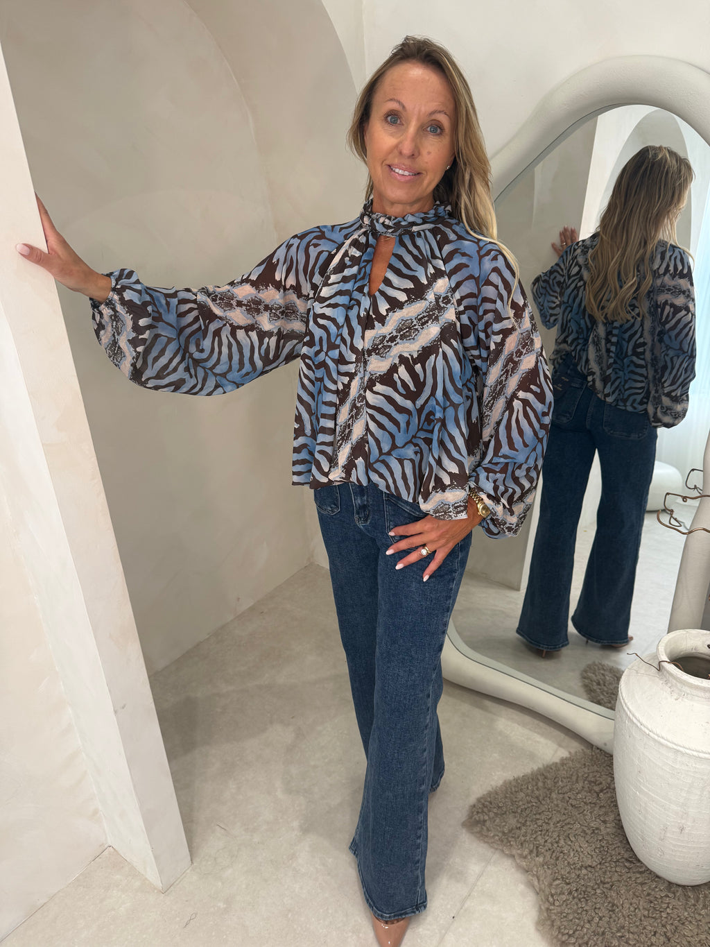 Geo blouse in blue