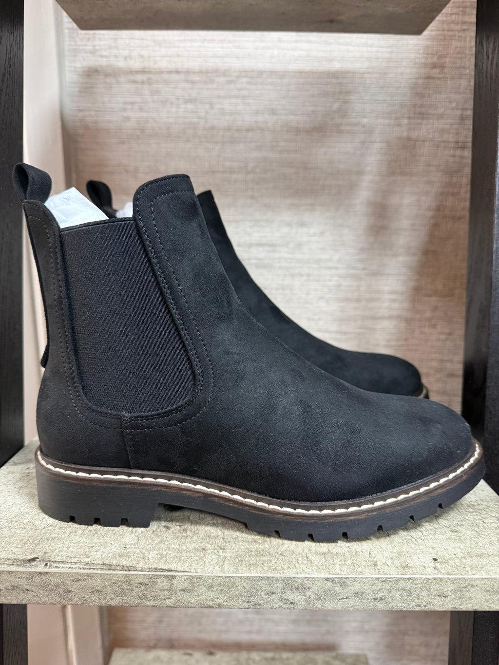Cheska boots in black